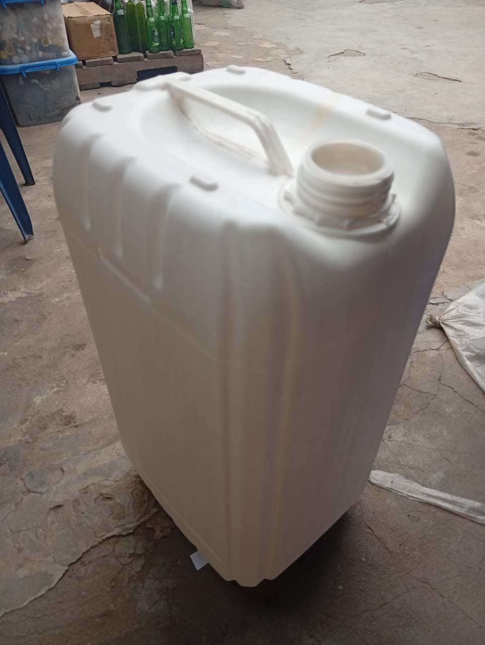 25 Liter White Jerrycans in Available in Lagos Nigeria